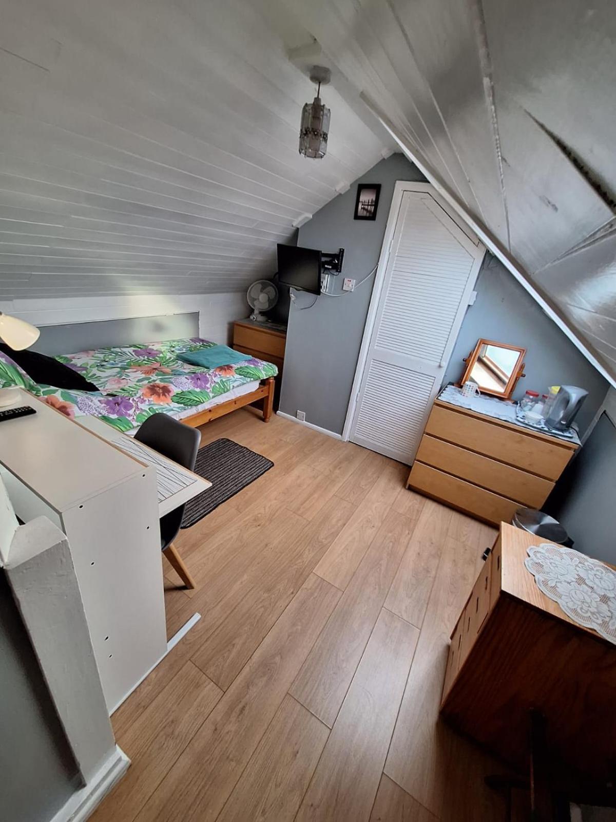 Harrow B & B Екстериор снимка